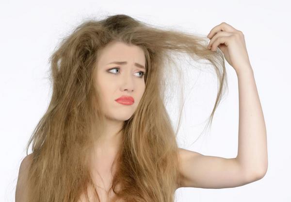 Tại sao bạn nên dùng dầu dưỡng tóc?
