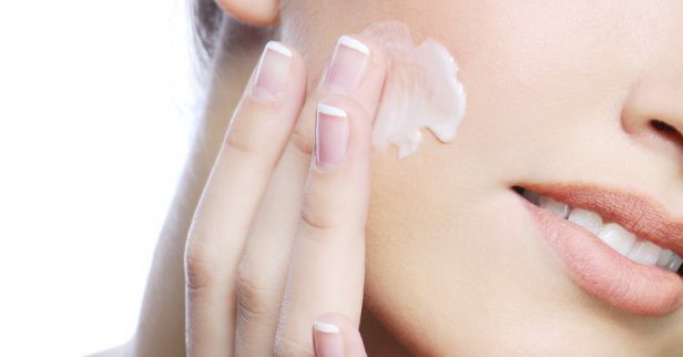 10 Sữa dưỡng da mặt dịu nhẹ được yêu thích nhất hiện nay