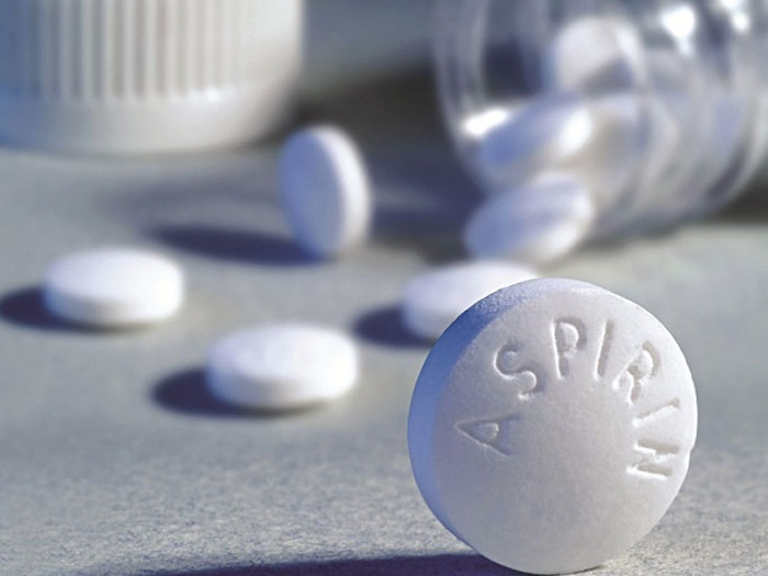 Cách trị mụn viêm đỏ không nhân bằng aspirin